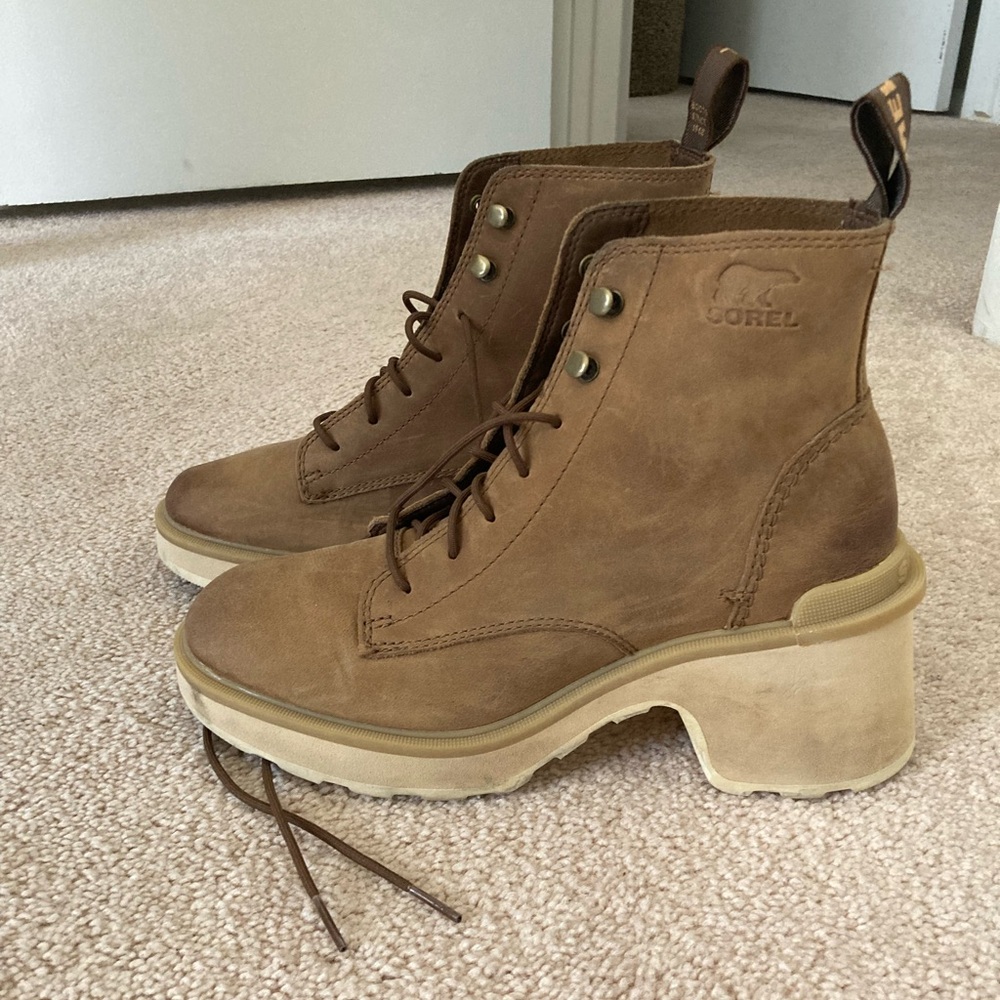 Sorel Hi-Line lace boot